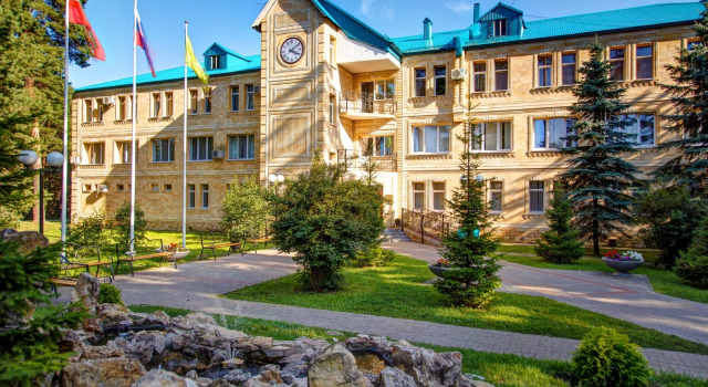 Sanatoriy Sosnovy Bor, Prenota Hotel  