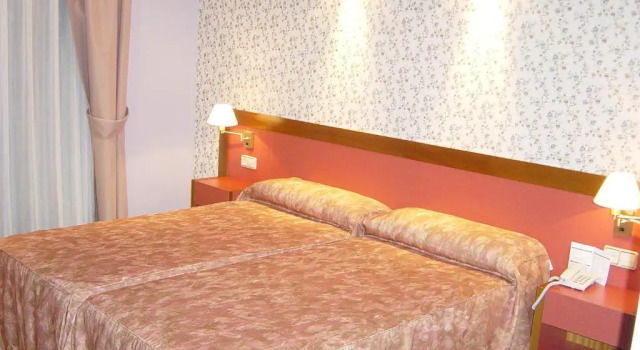 Трёхместный номер Standard Hotel Jardín de Aranjuez