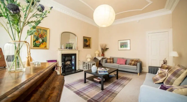 3 Bed Luxury West end Apt - Sleeps 6!, Забронировать Отель Отели Glasgow & The Clyde Valley с парковкой, Парковка