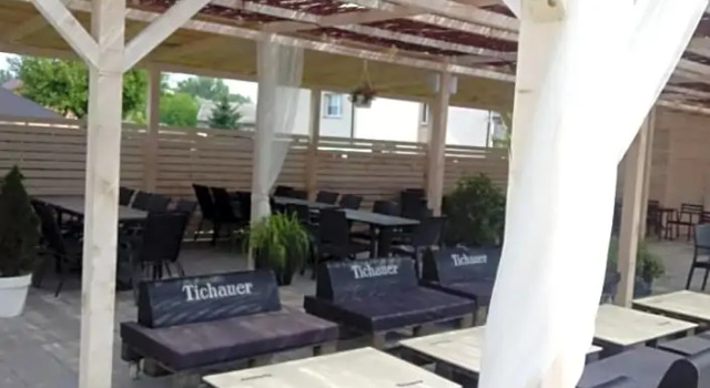 Old Tree Home & Restaurant, Забронировать Отель Освенцим Малопольское воеводство