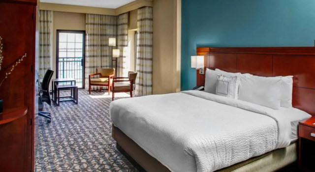 Номер Standard с видом на город Courtyard by Marriott Riverfront New Bern