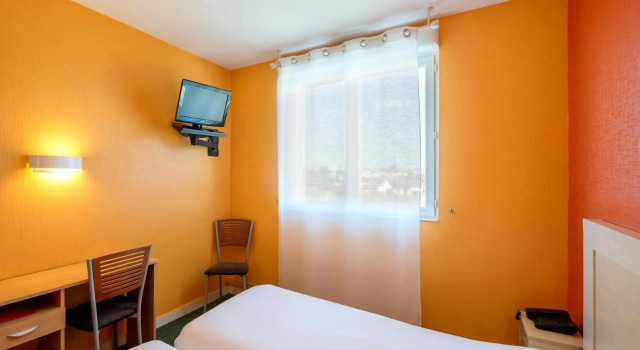 Hotellerie Saint Jean, Rezerwuj Hotel Saint-Jean-de-Thouars Poitou-Charentes