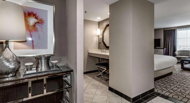 Четырёхместный полулюкс Hilton Columbus at Easton