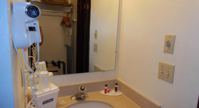 Двухместный номер Standard Travelodge by Wyndham Livingston