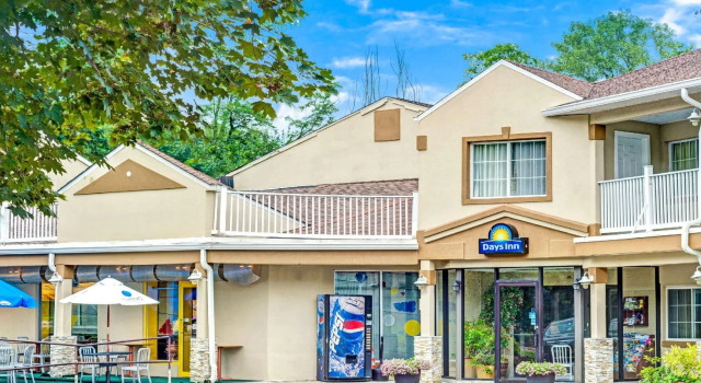 Четырёхместный номер Standard Days Inn by Wyndham Ridgefield