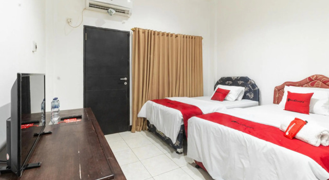 RedDoorz near Bahu Mall Manado, Prenota Affittacamere Hotel a Sulawesi con parcheggio, Parcheggio