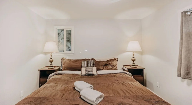 49sl - Hot Tub - Wifi - Fireplace - Sleeps 10 3 Bedroom Home by Redawning, Buchen Sie Ferienhaus Villen in Glacier, Villa