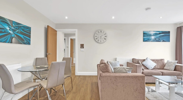London Heathrow Living Serviced Apartments - Apt 3, Varaa Huoneisto Asunnot kohteessa Merseyside, Huoneisto