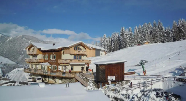 Апартаменты Deluxe Gasthaus Dorfberg