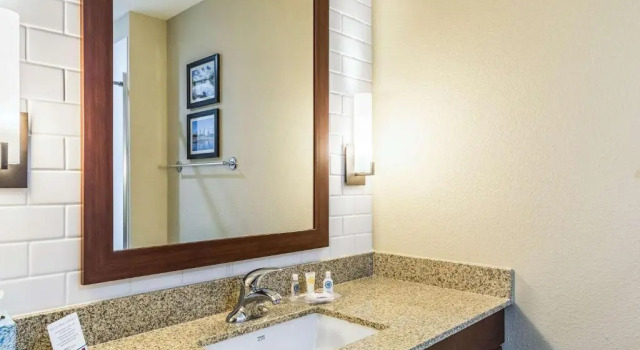 Люкс Superior Comfort Suites Channelview - Houston East