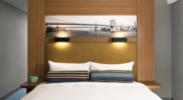 Номер Standard Aloft by Marriott New York Brooklyn