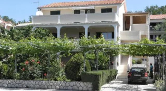 Apartments Lopar, Prenota Appartamento Hotel a Isole Quarnerine con parcheggio, Parcheggio