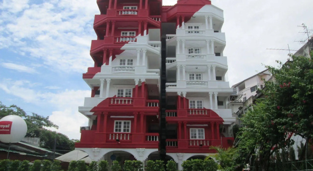 Royal Guesthouse at Chiang Mai Old City By Hjz, Забронировать Отель Отели Чиангмай с парковкой, рядом с Wat Srisupan, Парковка