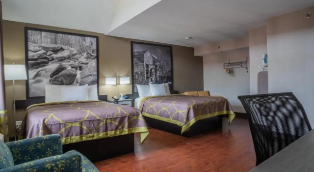 Номер Deluxe Super 8 by Wyndham Downtown Gatlinburg at Convention Center