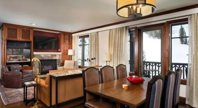 Aspen CO Ritz-Carlton 2 Bedroom Residence Club Condo, 5-Star, Ski-in Ski-out, Buchen Sie Hotel Aspen Aspen-Snowmass, in der Nähe von Five Trees