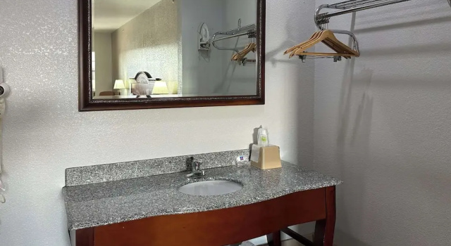 Четырёхместный номер Deluxe Motel 6-Atoka, OK