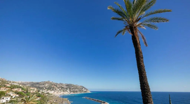 Апартаменты 086 - Sunshine Home, 5 minuti dalla spiaggia, VISTA MARE - PARCHEGGIO PRIVATO GRATIS INCLUSO