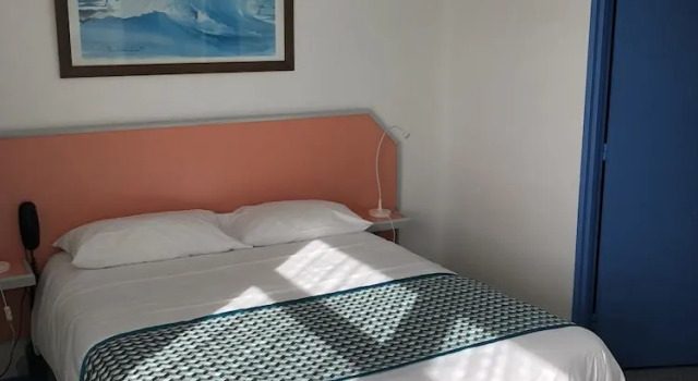 Двухместный номер Standard с балконом Hotel le France, Redon