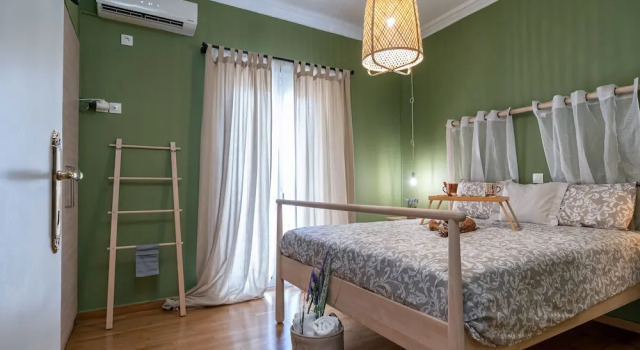 Apartment at the foothills of Acropolis, Забронировать Апартаменты/квартира Отели Афины с парковкой, рядом с Театр Паллас, Парковка