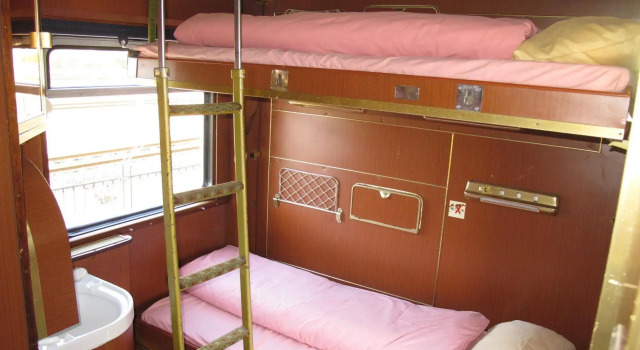 Train Lodge Amsterdam - Hostel