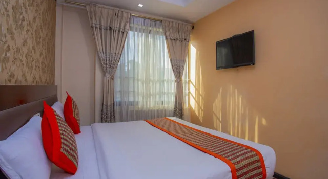 Capital O 338 Yellow Pagoda Hotel