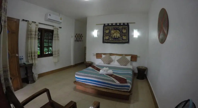 Двухместный номер Standard с балконом и с красивым видом из окна Khao Sok Holiday Resort