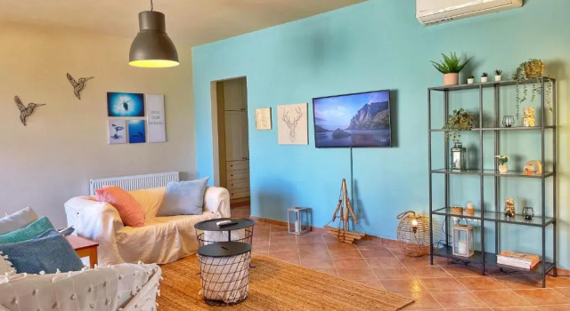 Spacious & Cozy Flat 5 mins to Batsi Bay