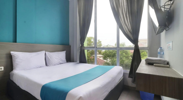 Sambina, Book Hotel Grogol Jakarta