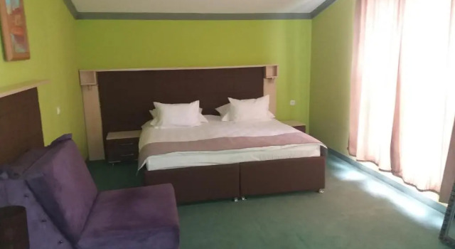 Четырёхместный номер Standard с видом на горы Hotel & Restaurant Great Wall - Airport
