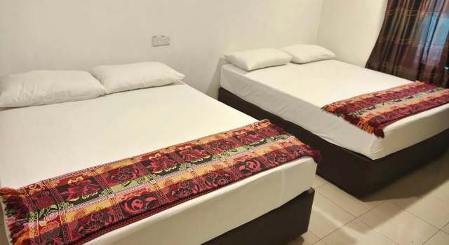 Семейный люкс OYO 90273 Mz Hotel