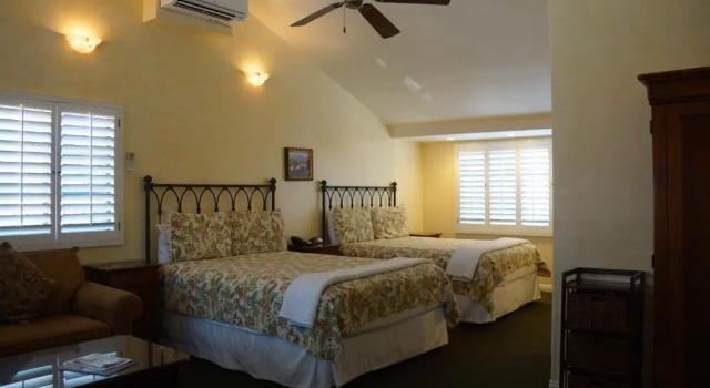 Четырёхместный номер Superior Castillo Inn at the Beach