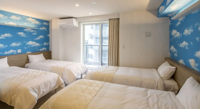 Четырёхместный номер Superior c 1 комнатой с балконом Hotel SAILS