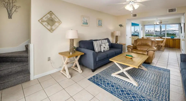 Апартаменты Seaspray Condos 113B