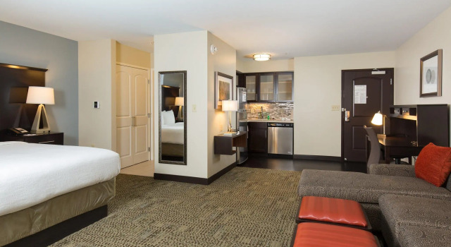 Двухместная студия-люкс Staybridge Suites Corona South by IHG