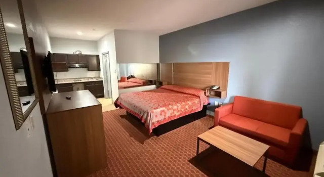 Budget Host Inn Stafford - Houston, Забронировать Отель Отели Стаффорда с парковкой, Парковка