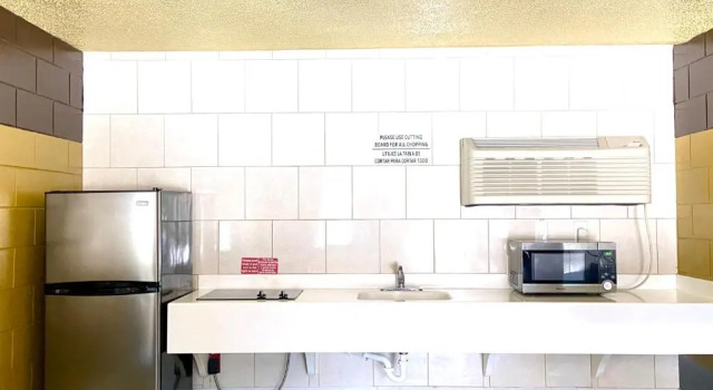 Люкс c 1 комнатой Savannah Inn and Suites Savannah Port Area