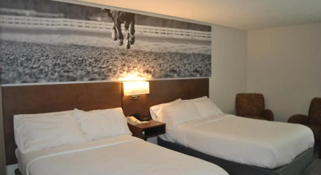 Четырёхместный номер Standard Clarion Pointe Hopkinsville near The Bruce Convention Center