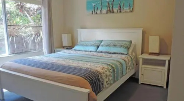 3 'Adriana' 83 Ronald Avenue - Unit With A Backyard