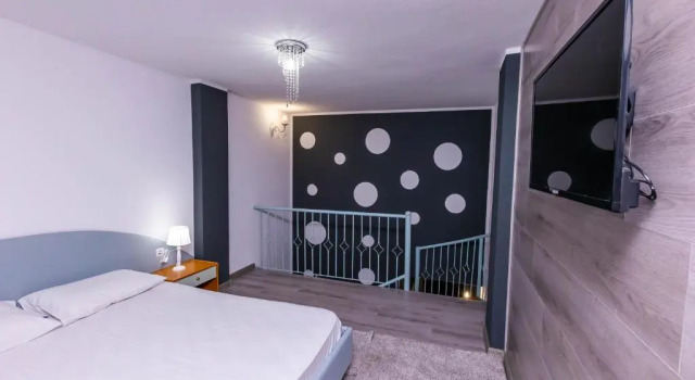 Suite Komitite Complex