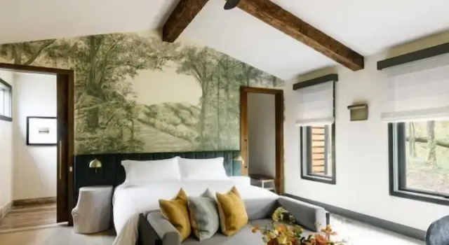 Коттедж c 1 комнатой Southall Farm & Inn