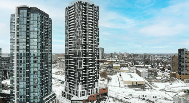 Апартаменты Stylish Downtown Suite With Patio City Views