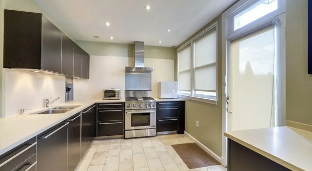 Коттедж 2 Mi to National Mall: Modern DC Home
