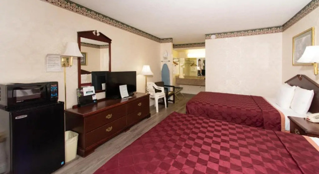 Четырёхместный номер Standard Ozarka Lodge Eureka Springs