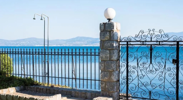 Seafront Luxury Villa w 5-en Suite BR BBQ, Prenota Villa Malakonta Grecia