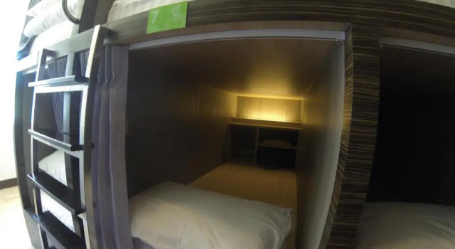 Кровать в общем номере (мужской номер) Walking Street Hostel