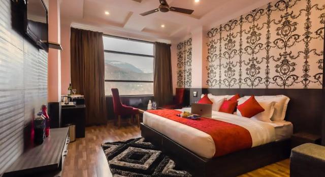 Номер Premium Holiday Hill Mountain View with Balcony