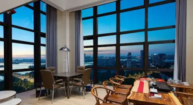Люкс LAVANDE Hotel (Wuhan Jinyin Lake Subway Station Eurasia Exhibition Center Hotel)