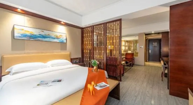 Люкс Business Floral Hotel · YunFu City King Royal Hotel