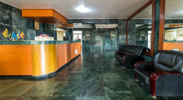 Golf Lane Hotel