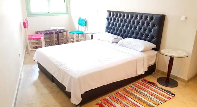 Comfortable Apartment in Marrakech with Shared Pool, 124 sqm, Забронировать Апартаменты/квартира Отели Марракеш-Тенсифт-Эль-Хауз с парковкой, Парковка